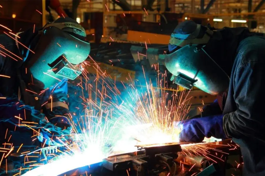 El sector empresarial, molesto por el feriado de este martes 20: “Apoyamos a las empresas que trabajarán normalmente”