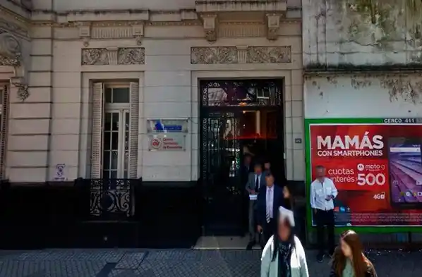 Pidió ayuda en la Dirección de Violencia de Género y la abusaron, denunció 