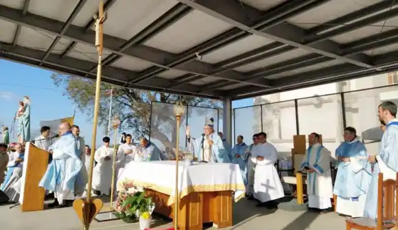 Una multitud se congregó a celebrar los 40 años de la Virgen de San Nicolás
