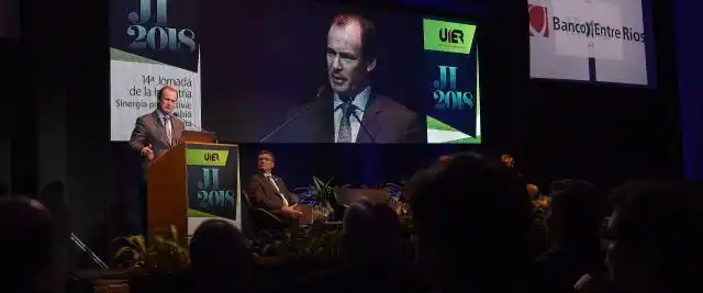 Para Bordet resulta prioritario sostener el empleo privado que genera crecimiento
