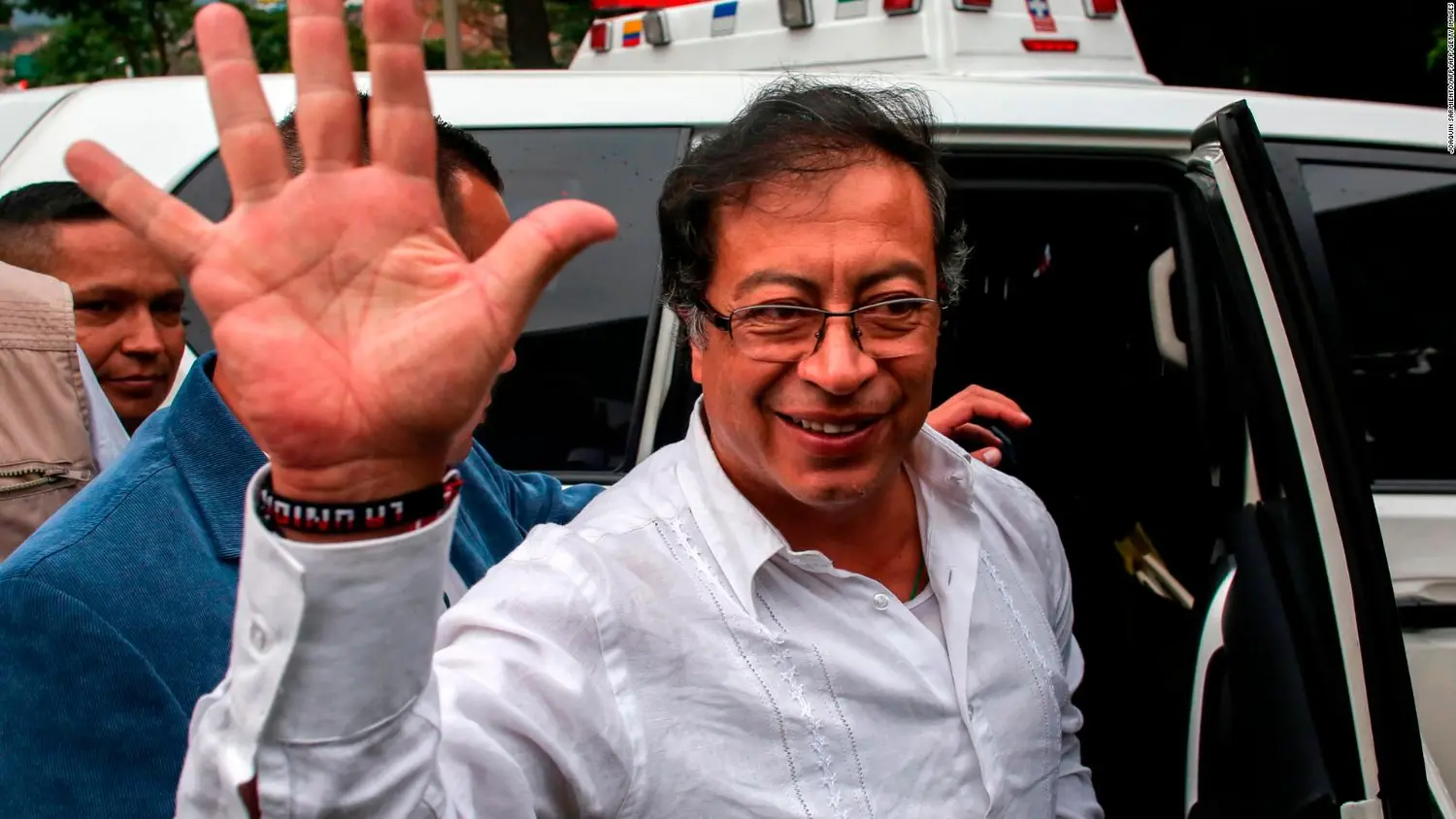 Gustavo Petro se va para Cuba