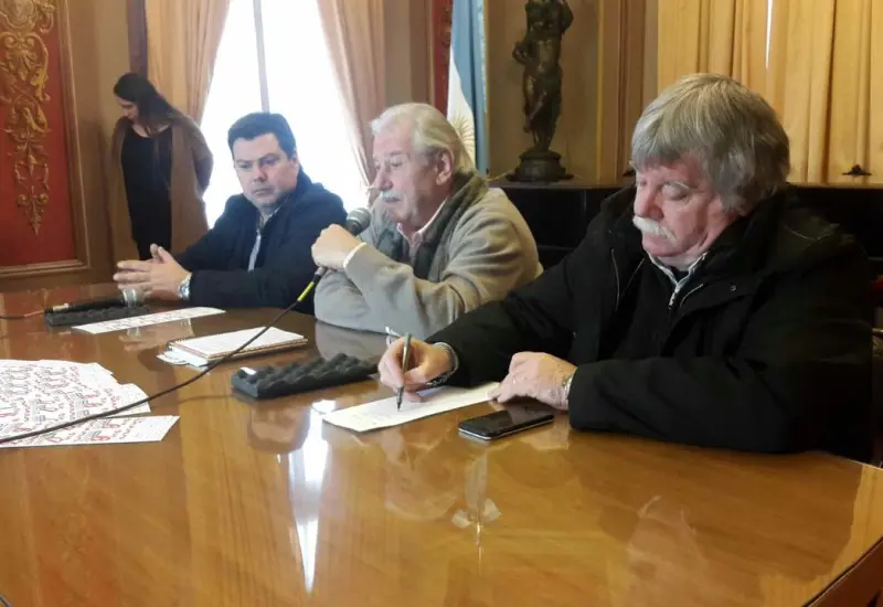 El Intendente Canosa presentó Las Flores Canta 2017