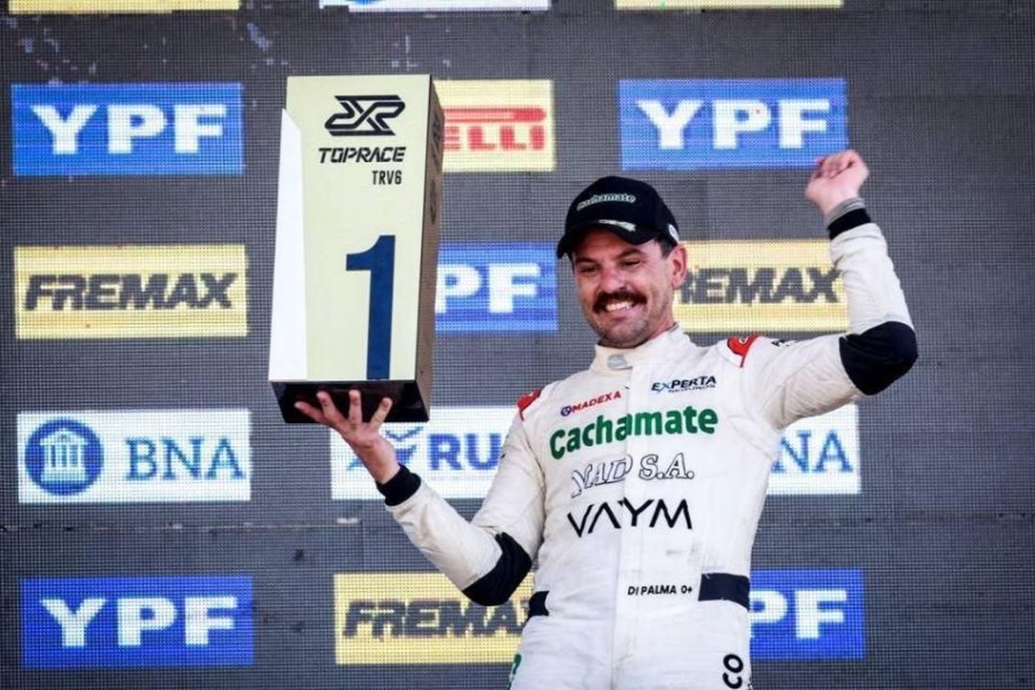 "Josito" Di Palma se quedó con la primera del Top Race V6