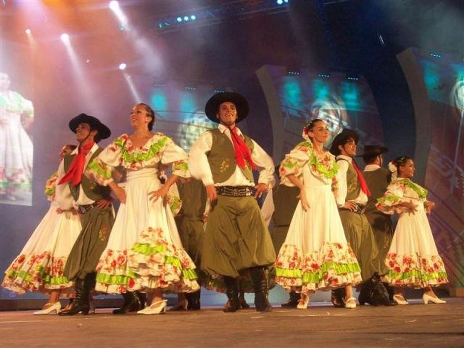 Cultura: Con Cierto Aire Gualeyo II