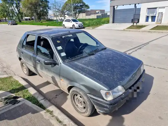 Identificaron a un hombre y recuperaron un automóvil robado