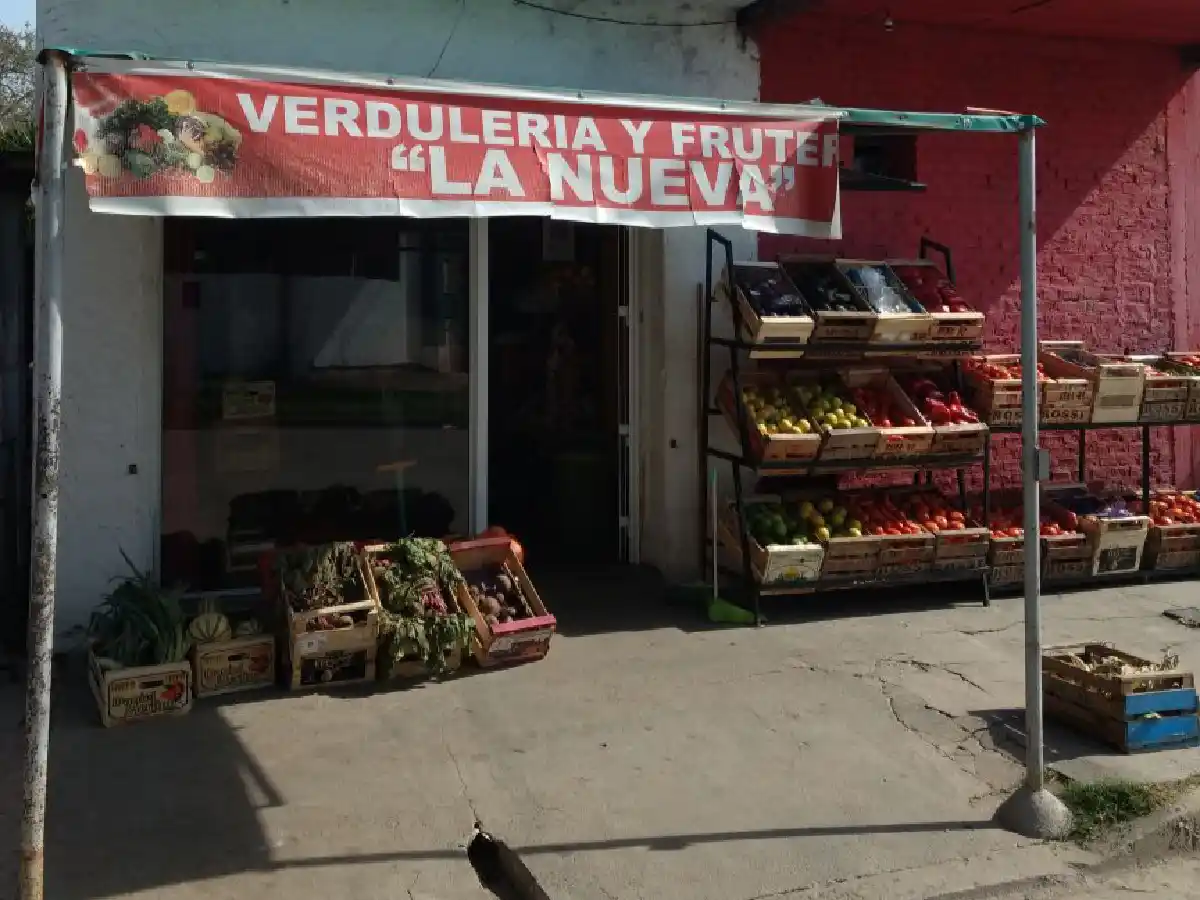 Roban dinero y balanzas de una verdulería 