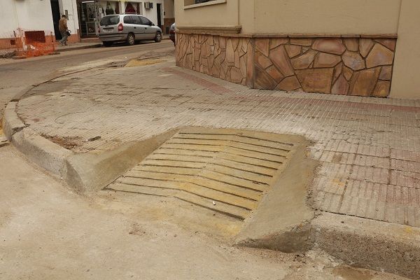 Centro comercial a cielo abierto: Se construyen nuevas rampas