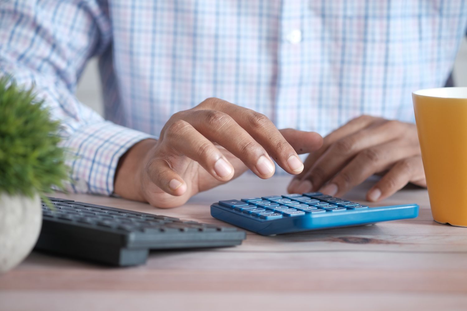 ¿Cómo efectuar la liquidación de sueldos en un emprendimiento?
