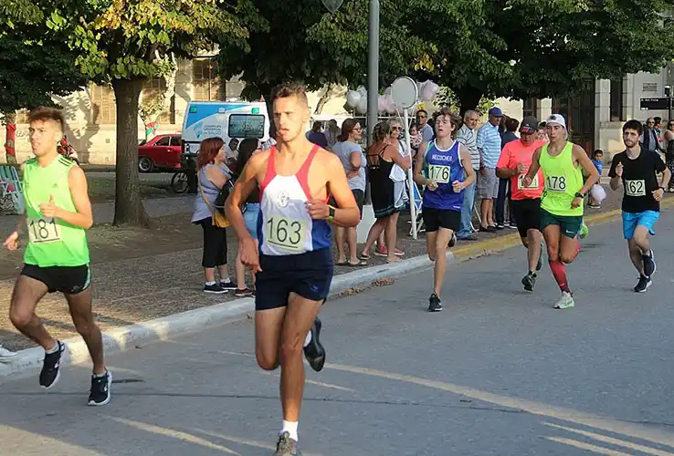 Preparativos para la carrera aniversario de Lobería