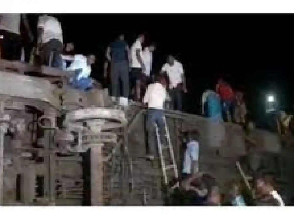 Tragedia ferroviaria en India: al menos 50 muertos y 300 hospitalizados