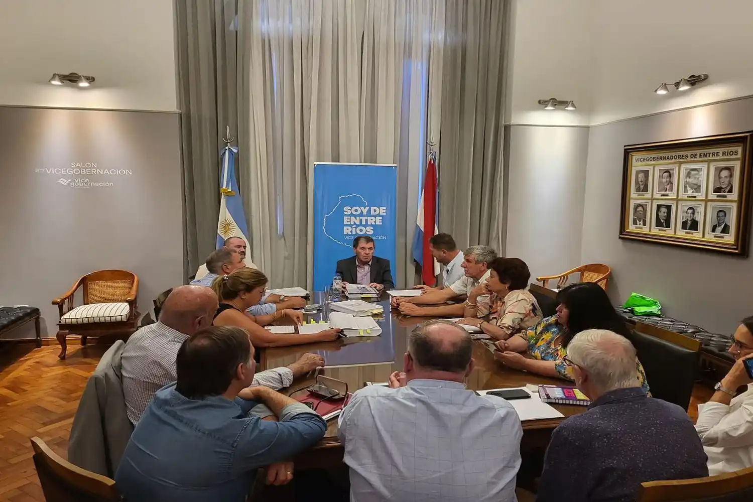 Senadores se reunieron con funcionarios para analizar temas vinculados al presupuesto