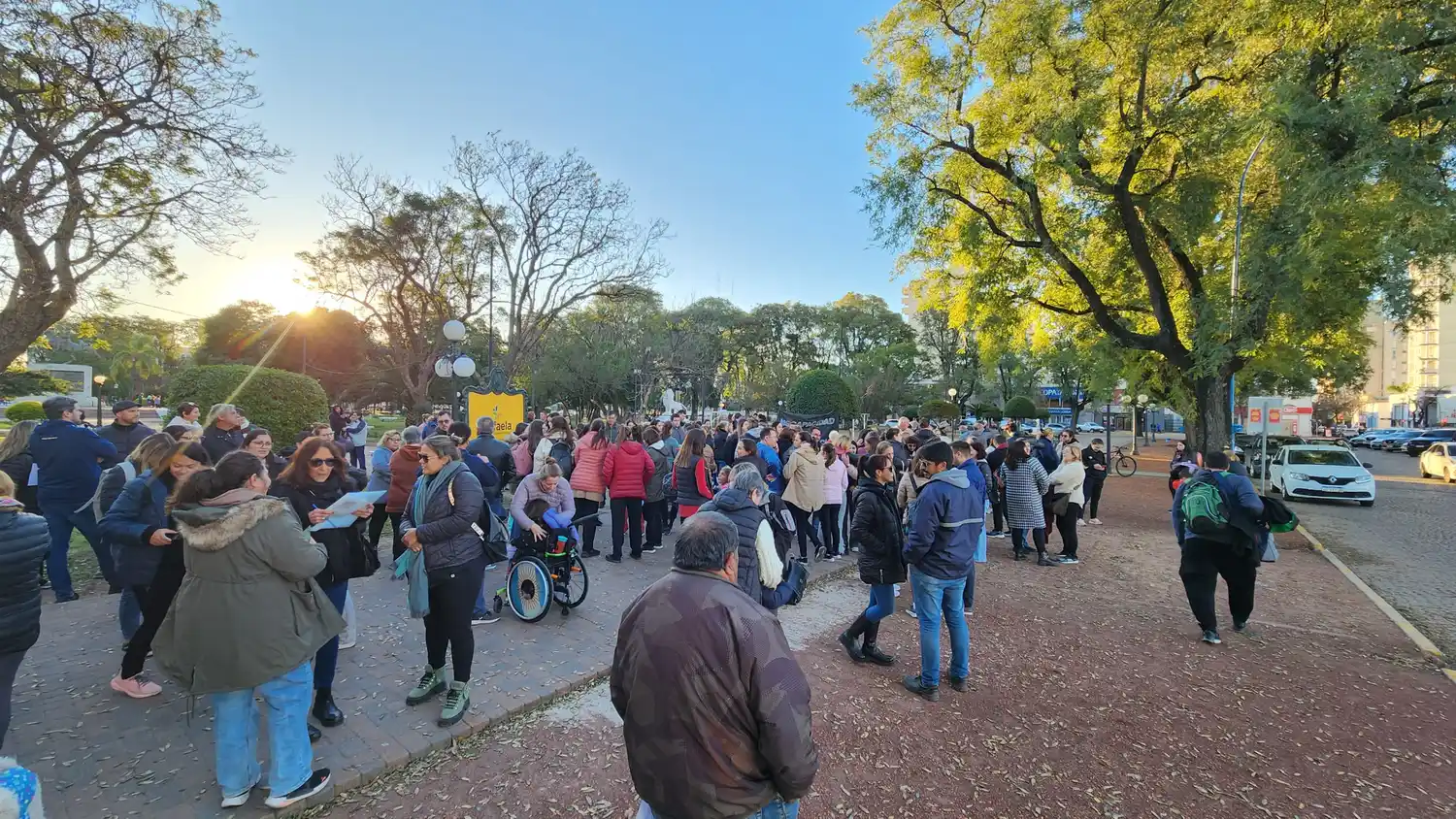 “Una luz por la discapacidad”: fuerte reclamo en Rafaela por la crisis del sistema de atención - 1