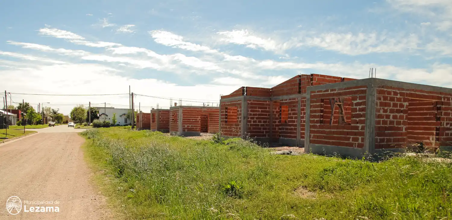 Avanza la construcción de las 10 viviendas para personal de policía en Lezama