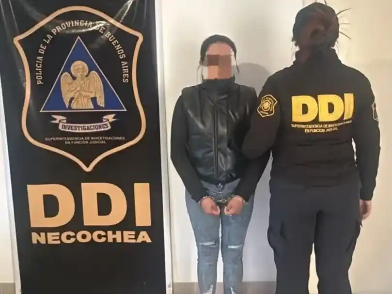 Personal. Policial atrapó a la mujer durante un allanamiento realizado