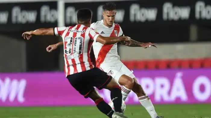 River cayó sobre el  final en su visita a  Estudiantes de La Plata