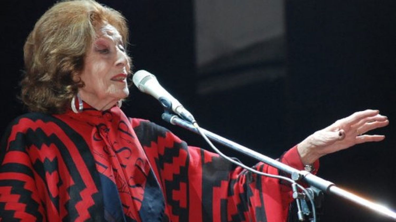 A los 102 años, murió la actriz y cantante Nelly Omar