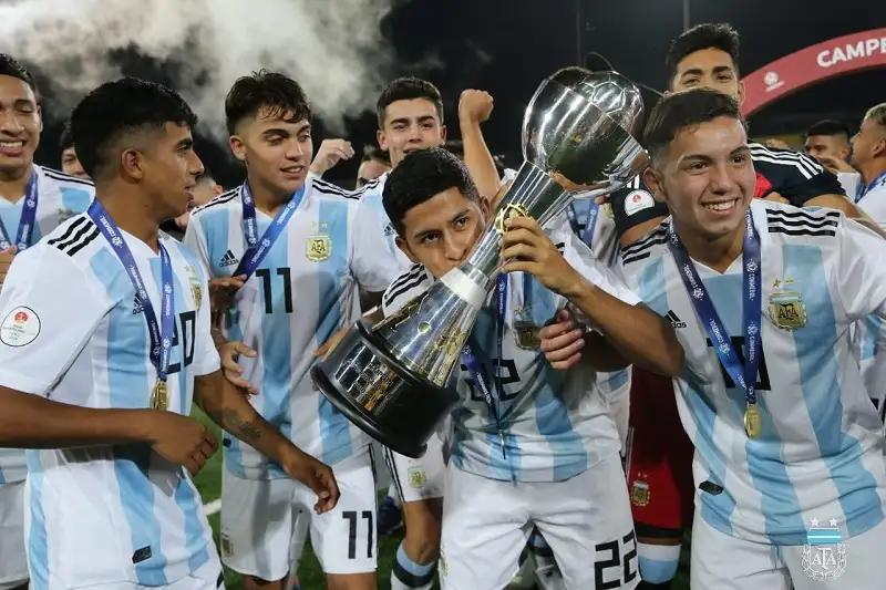 Argentina, título y polémica