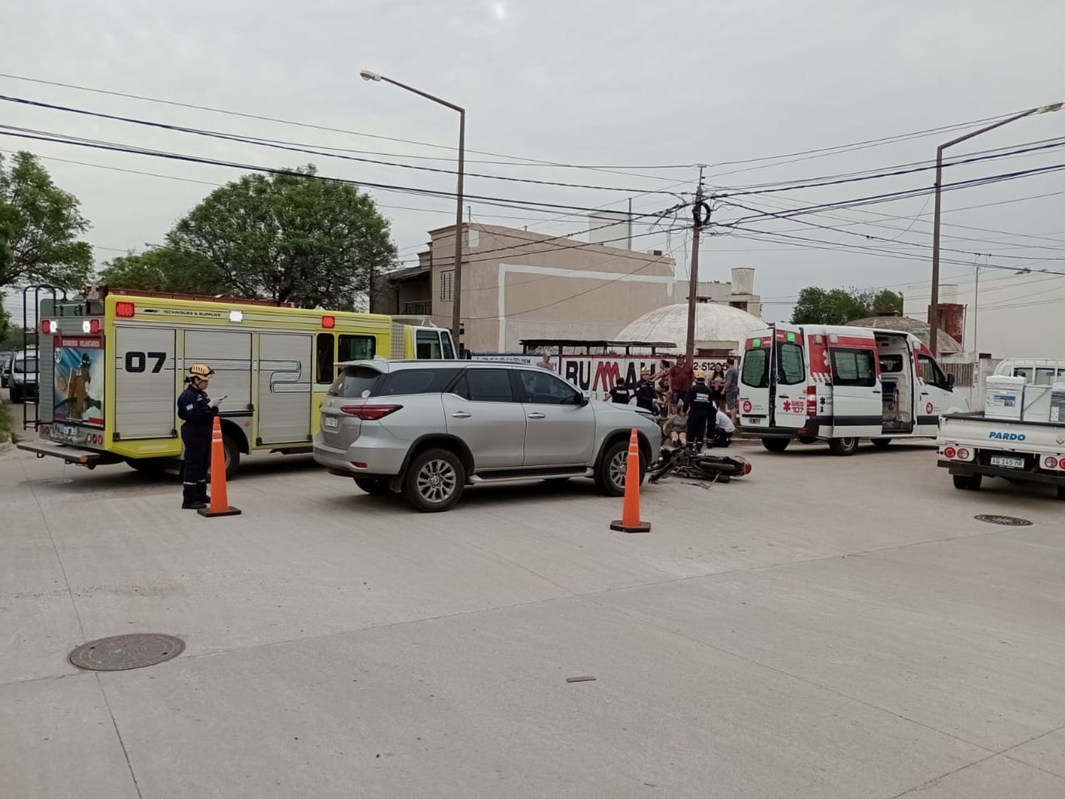 Accidente en  Francia y Sáenz Peña (barrio San José Obrero). Crédito: Bomberos de Venado Tuerto.