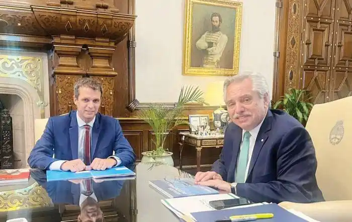El Presidente con Enrique Cresto hablaron de obras de agua y saneamiento