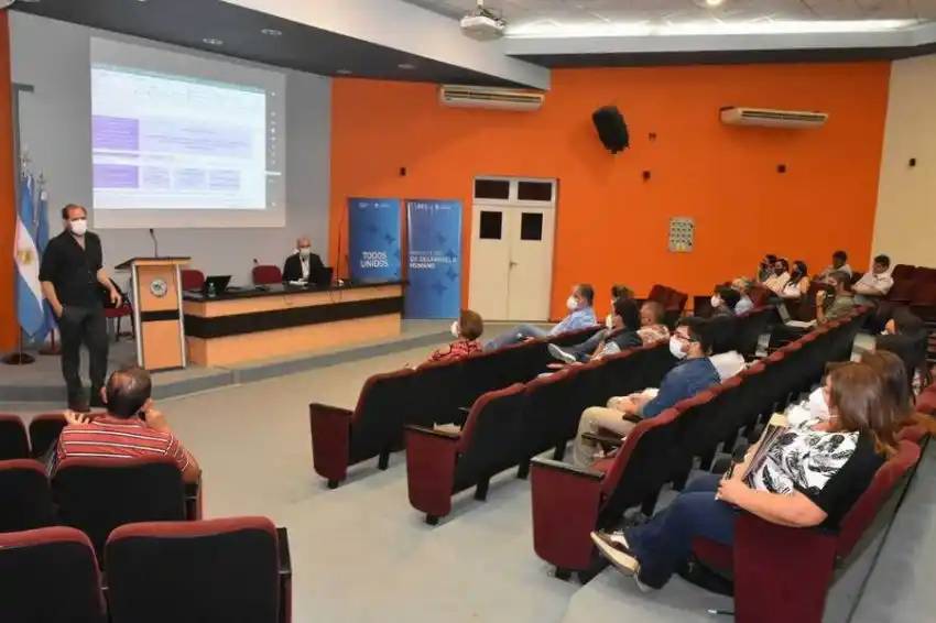 16 municipios se reunieron con funcionarios nacionales para delinear acciones de trabajo