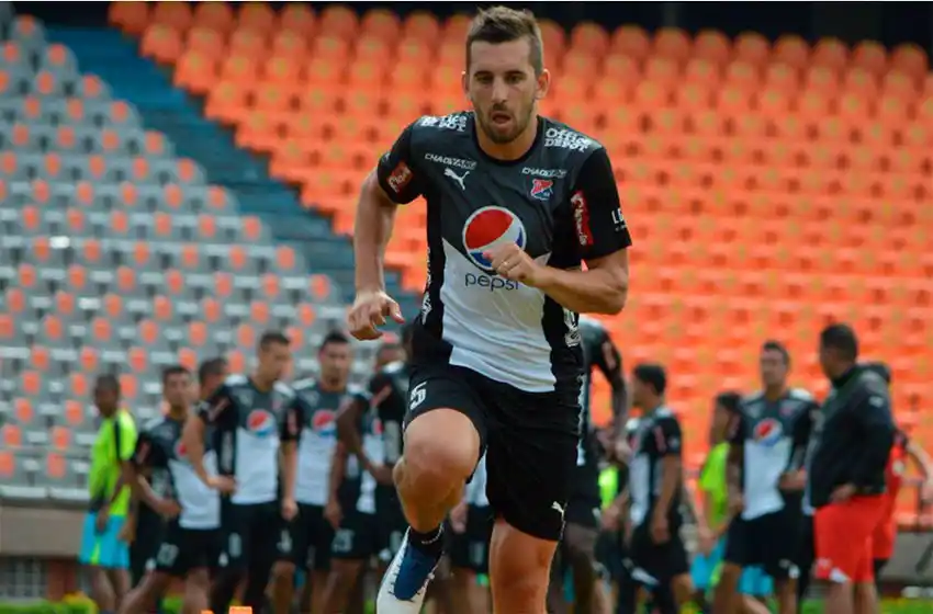 Un futbolista argentino fue suspendido en Colombia y ahora busca trabajo