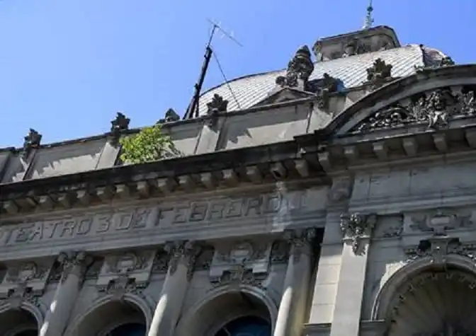 Restauran la cúpula del Teatro Municipal 3 de Febrero de Paraná