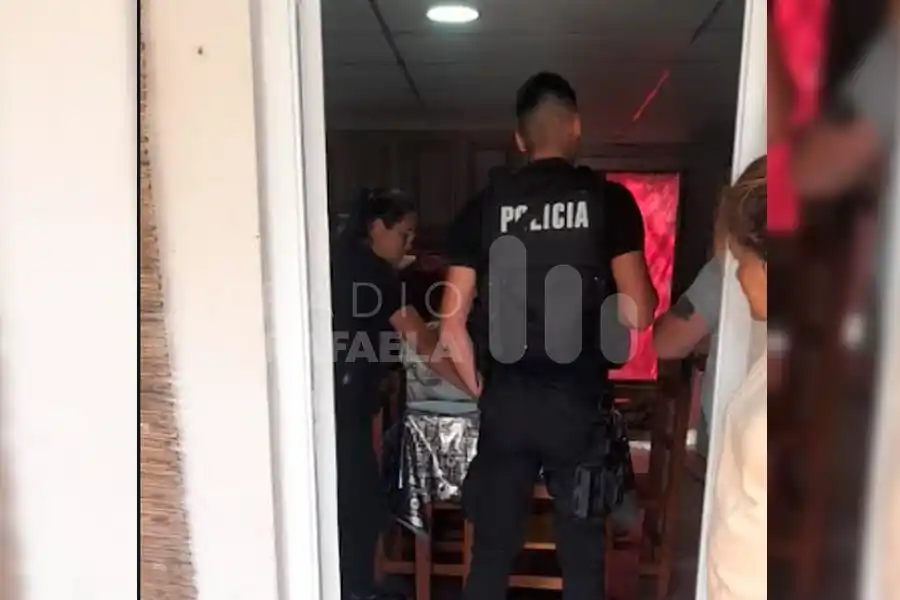 Se descuidó por un momento y le robaron baterías y herramientas