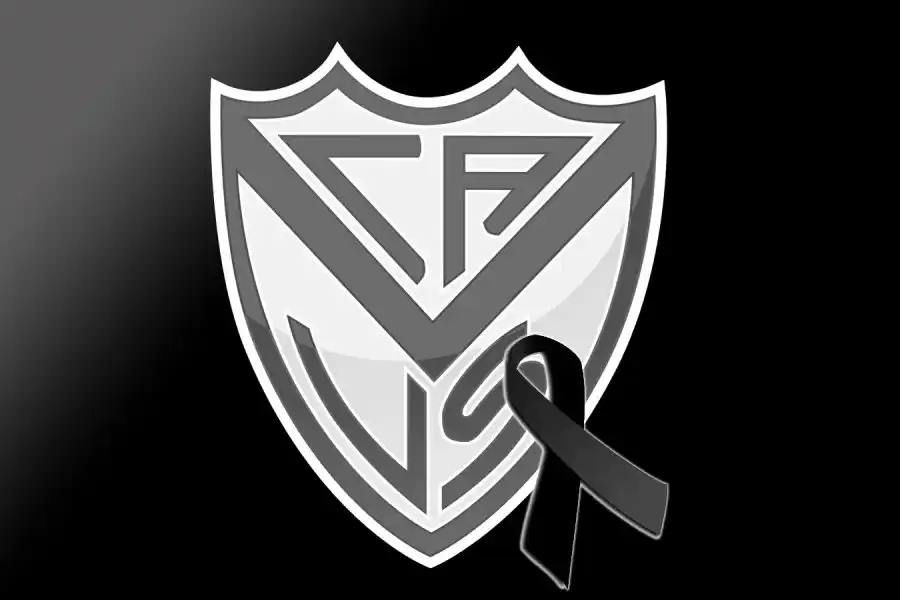 Reconocido ex futbolista que integraba el cuerpo técnico de la reserva de Vélez se descompensó en el vestuario y murió