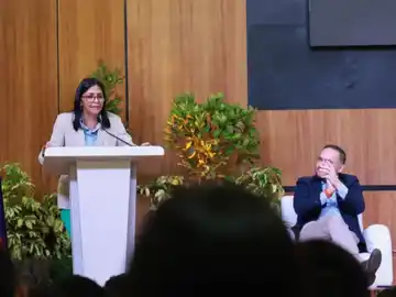 Delcy Rodríguez a EE. UU.: "El camino no es enviar barcos ni amenazar militarmente"