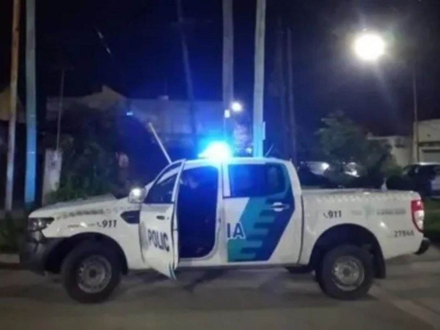 Un adolescente intento asaltar a una mujer policía en Buenos Aires y terminó muerto