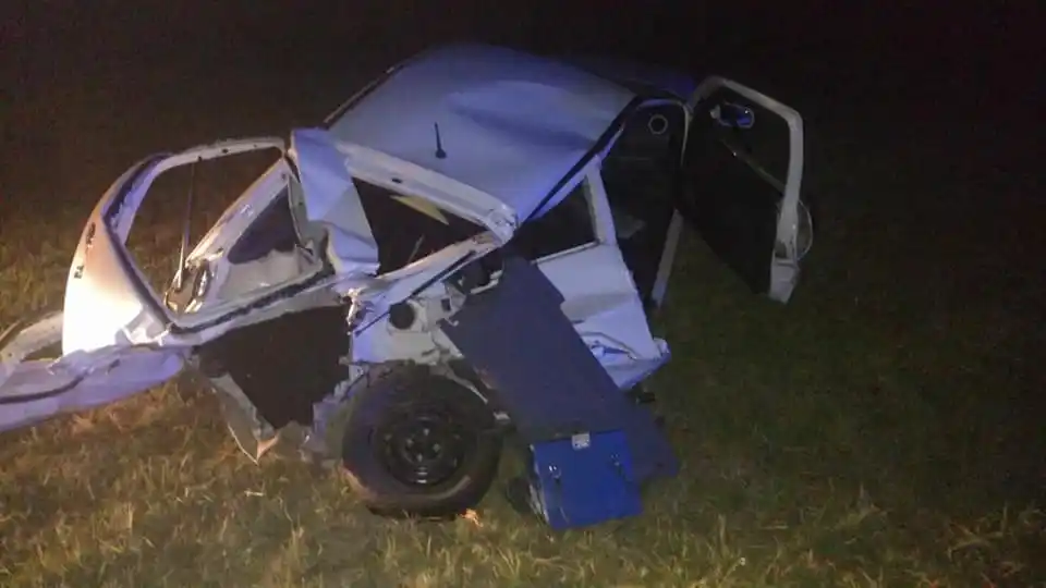 Un violento choque se produjo en la noche del domingo sobre ruta 11