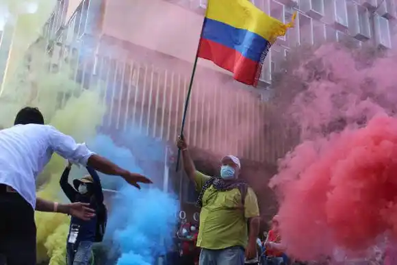 DISTURBIOS DE INDEPENDENCIA en Bogotá, Cali y Medellín