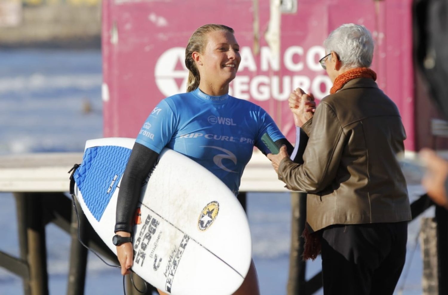 El surf y un gran espectáculo por los octavos de final