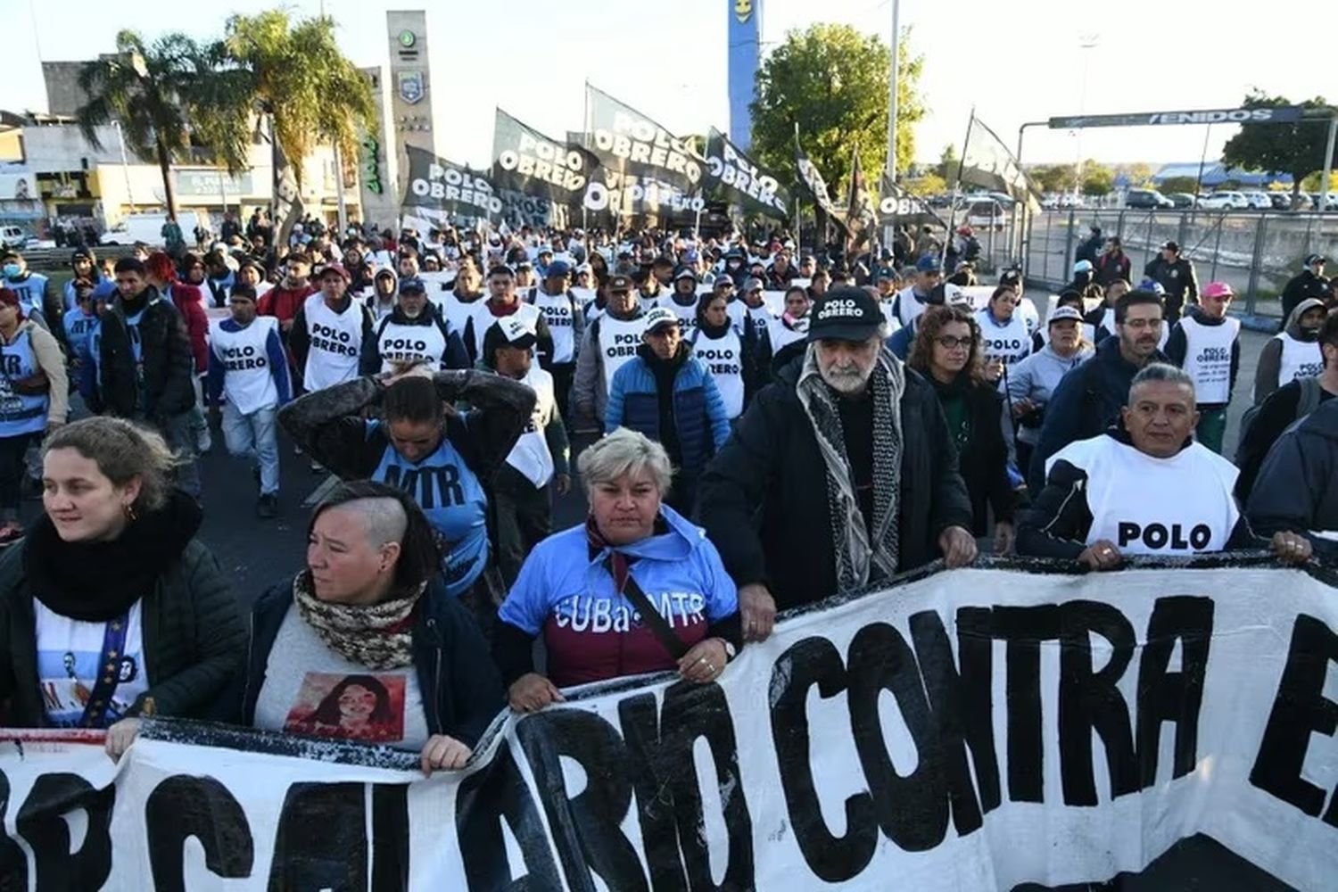 Los piqueteros salen a la calle por falta de alimentos y  comida en los comedores