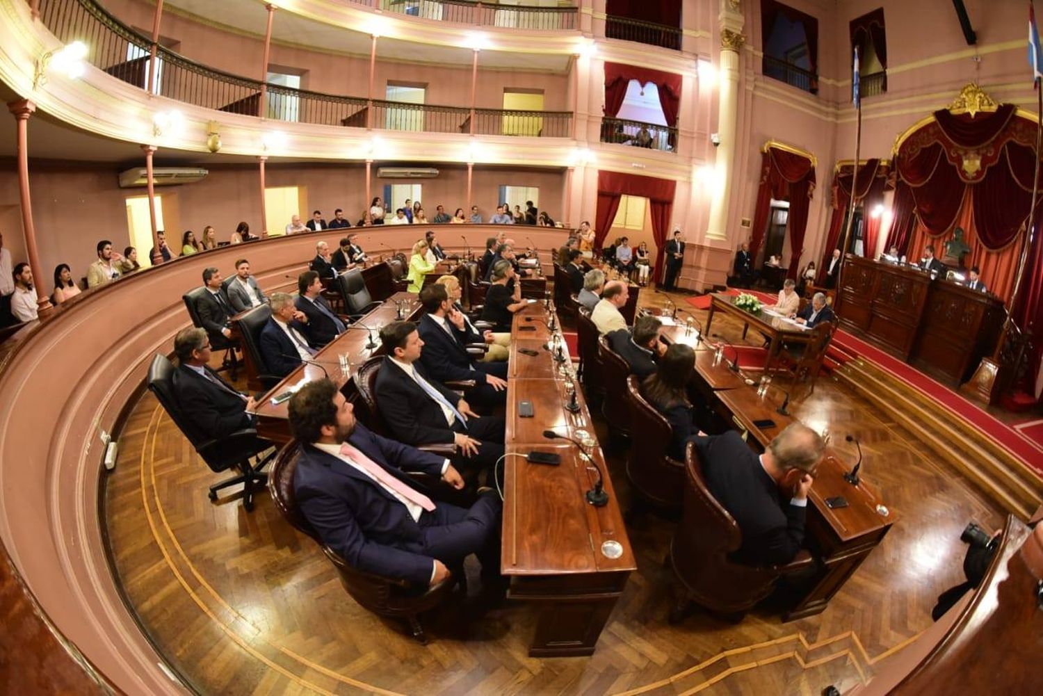 Diputados radicales remarcaron sus críticas al “feroz impuestazo” que aplicó Bordet
