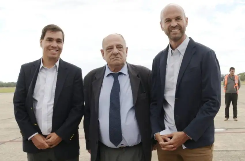 Dietrich regresa a la ciudad para hacer anuncios sobre el aeropuerto