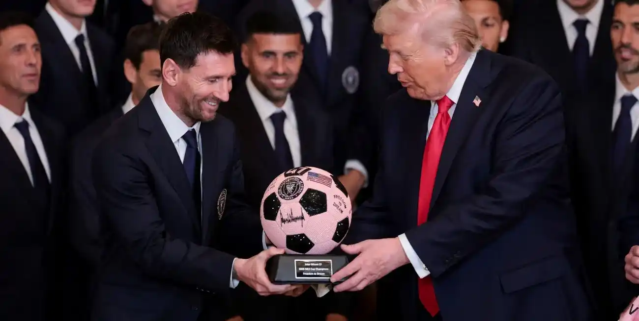 El presidente de Estados Unidos, Donald Trump, recibió al plantel del Inter Miami, encabezado por su capitán Lionel Messi, en la Casa Blanca. Foto: REUTERS/ Jonathan Ernst.