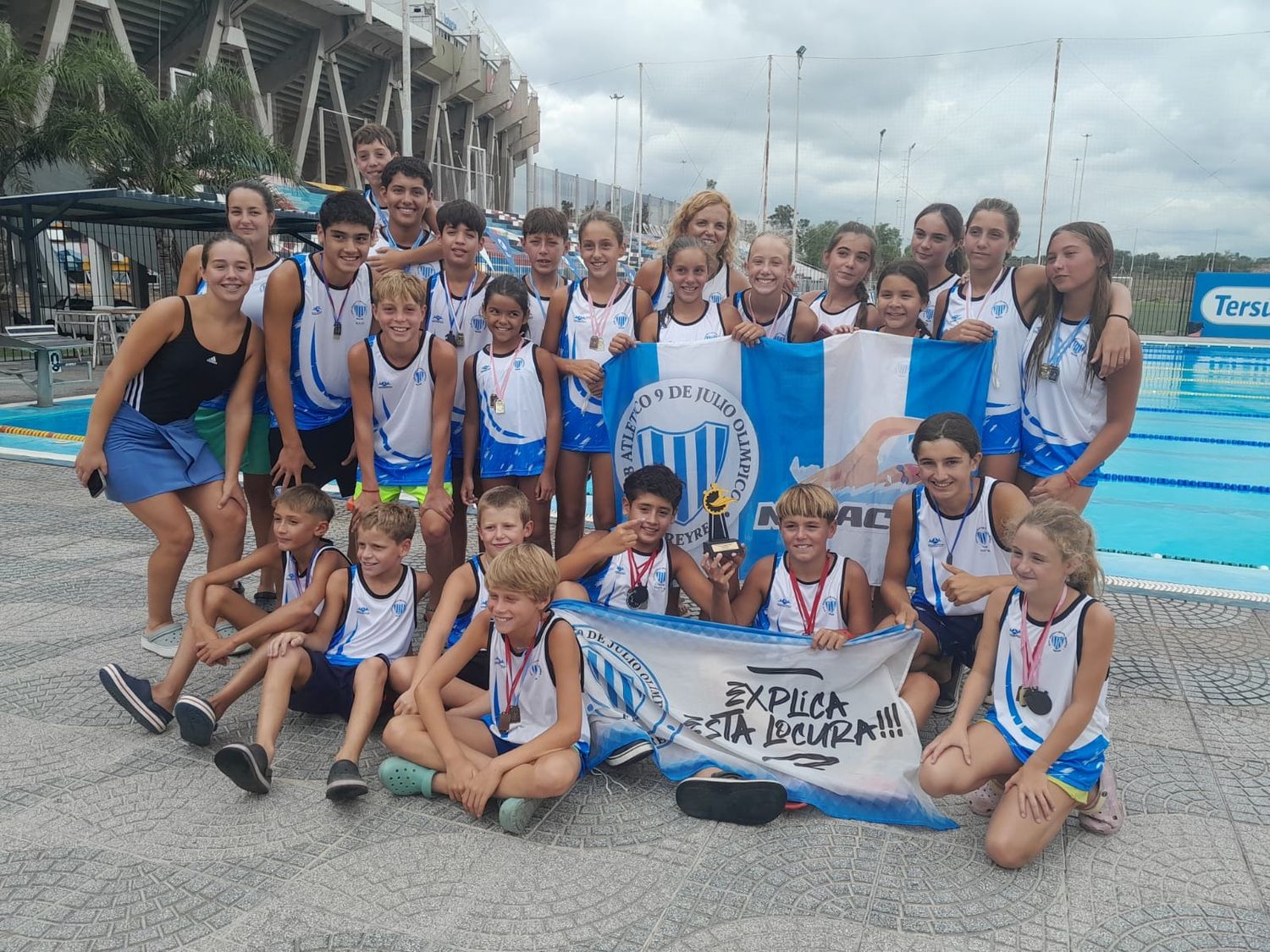 El equipo del "9" que consiguió el Tricampeonato.