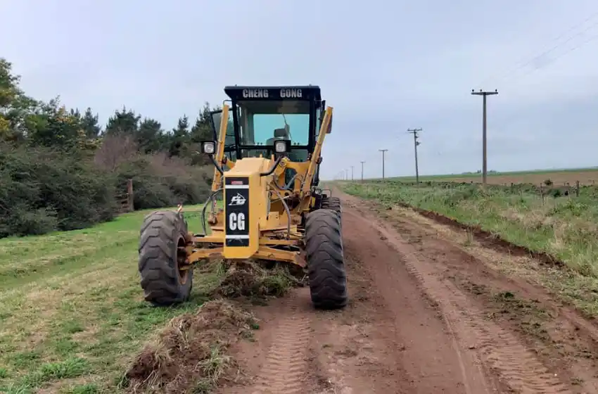 Necochea: entoscado, mantenimiento y alteo a cargo del Ente Vial en el sector rural