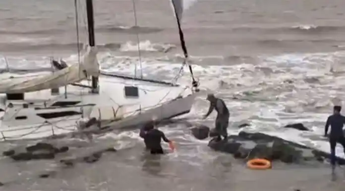 Un matrimonio sufrió un accidente náutico y quedó varado en el Río Uruguay
