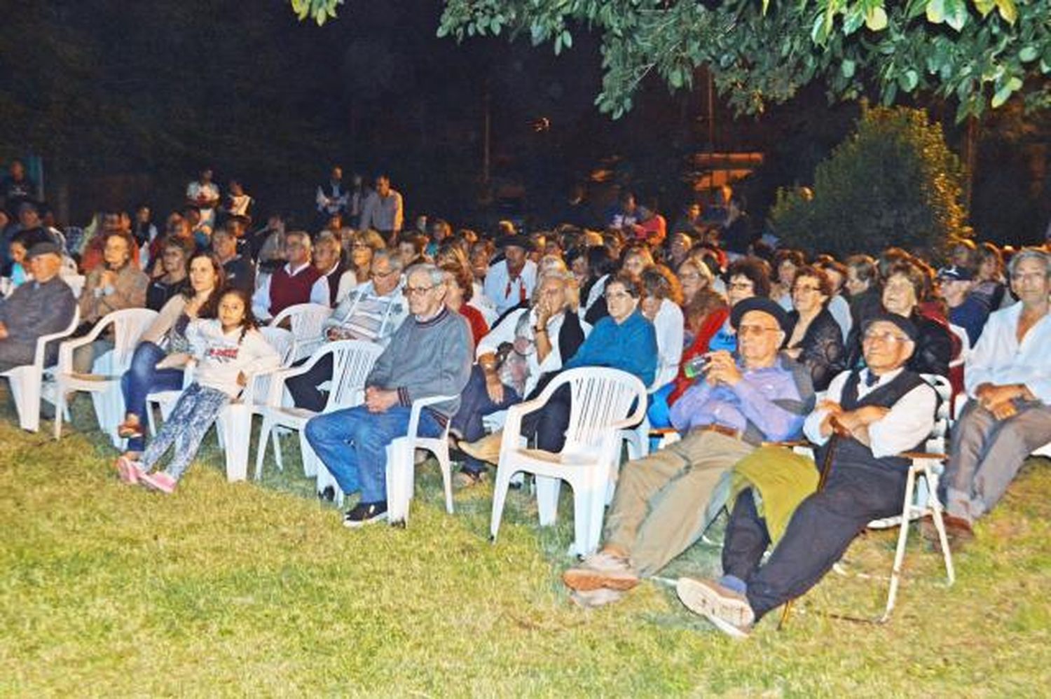 Noche de peña en el Asilo