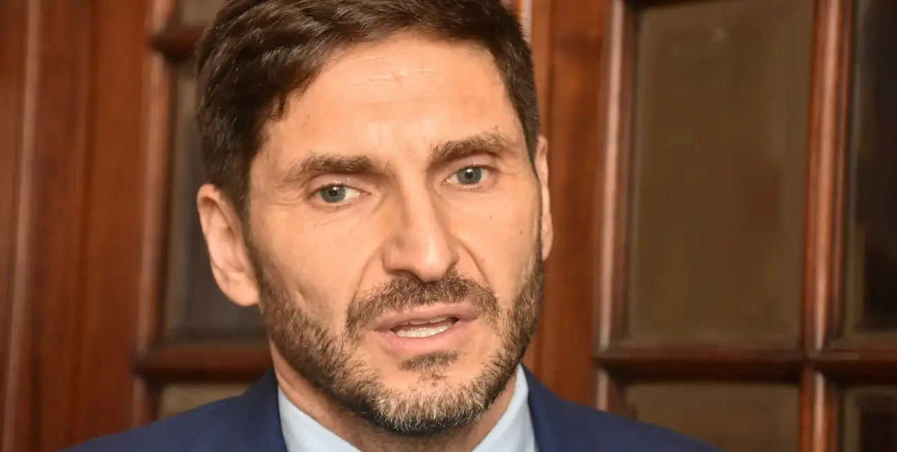 El gobernador de Santa Fe publicó un mensaje en sus redes sociales sobre la grave situación en el país sudamericano y lanzó una advertencia para la Argentina.