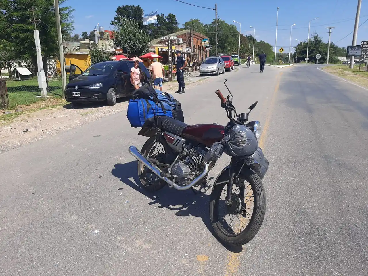 Motociclista hospitalizado tras ser embestido por un automóvil