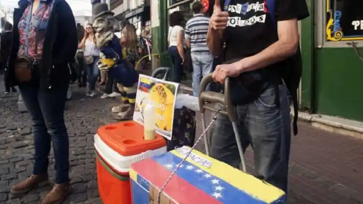 Migrantes venezolanos en Colombia sufren más las consecuencias económicas del coronavirus