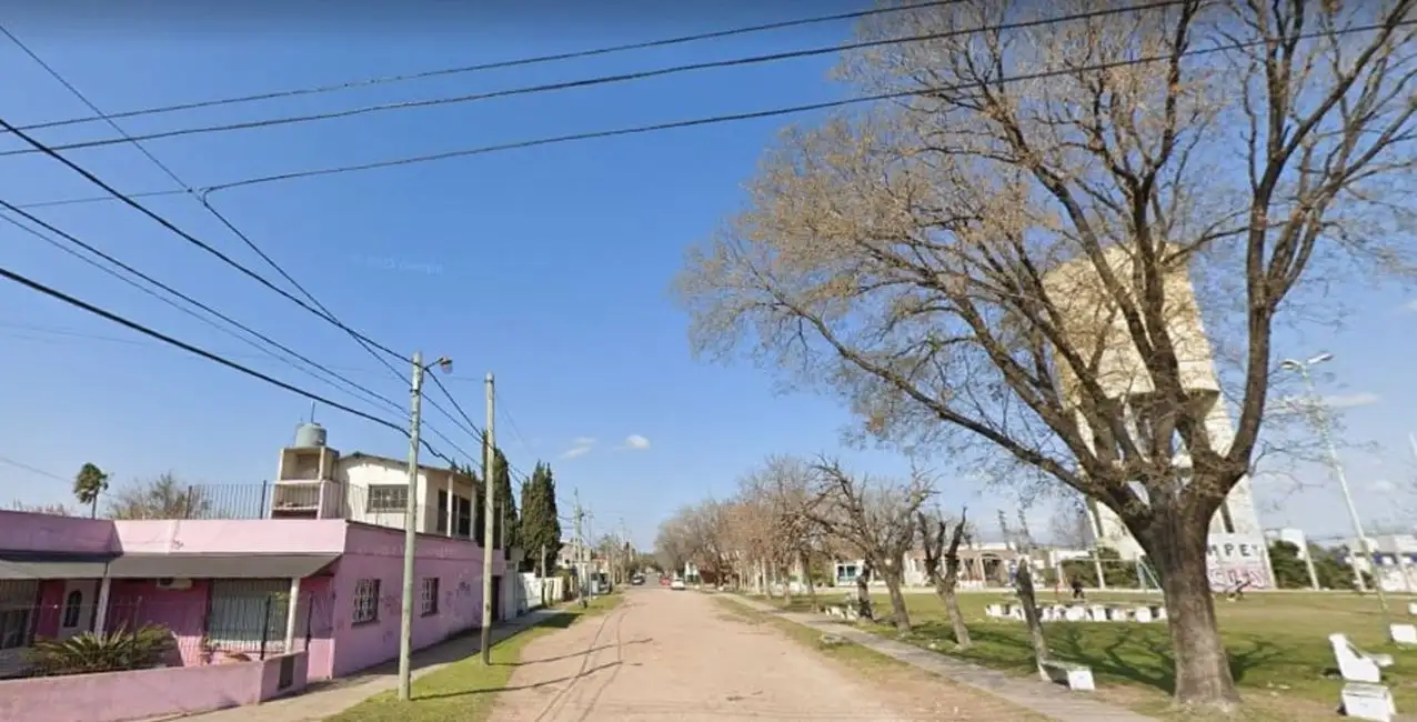 Motochorros intentaron robarle a un policía, les disparó y mató a uno de ellos