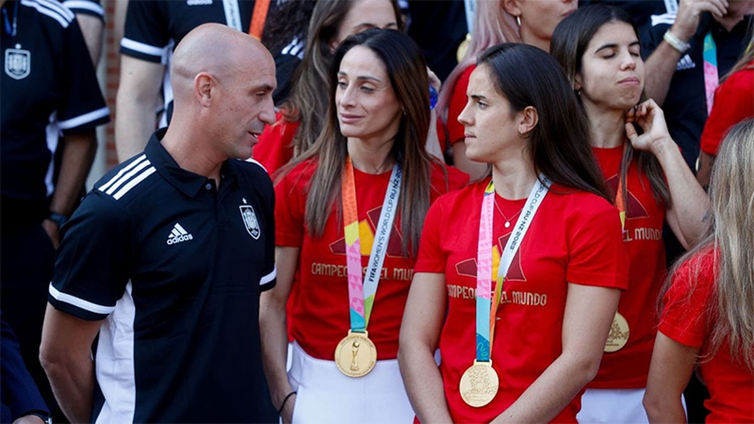 El presidente de la Federación Española Luis Rubiales fue suspendido por la FIFA