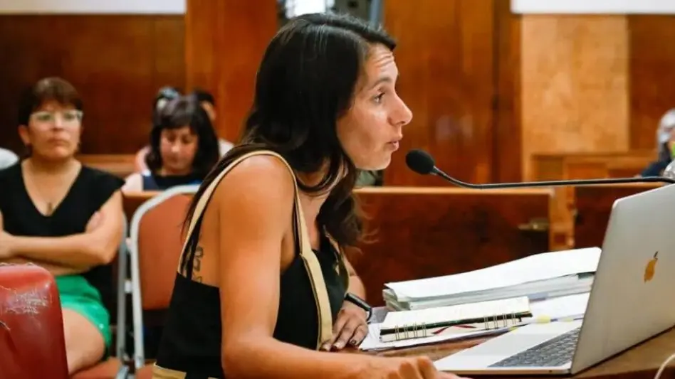 "Contradicciones y Advertencias: Concejal Ayala Analiza el Presupuesto Municipal 2024"