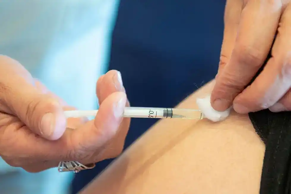 Vacuna contra el sarampión, una de las integrantes del calendario oficial de inmunizaciones que está demorada su entrega.