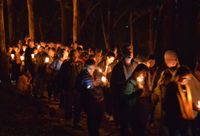 Miles de feligreses participaron del Vía Crucis de la Familia