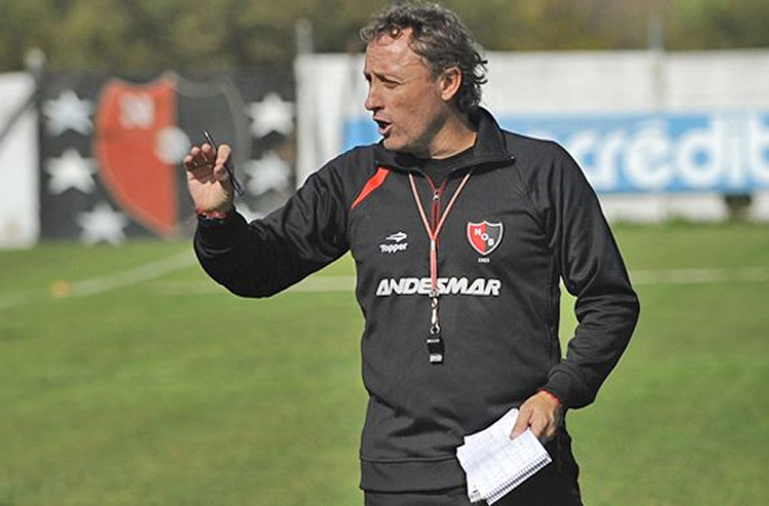 Lunari: «Newells tiene un muy buen plantel pero le falta encajar bien una pieza en el equipo»